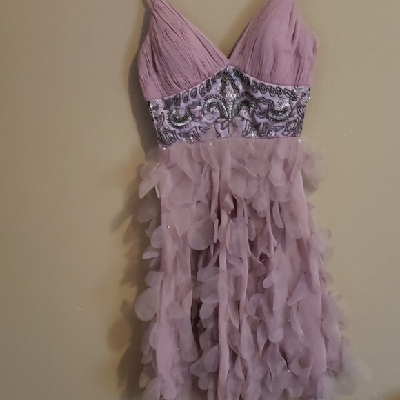 Women's dress - Picture 2 of 5